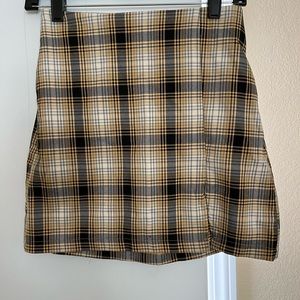 Urban Outfitters Plaid Skirt - excellent condition. Size XS.
